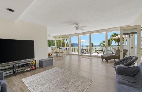 Kaneohe House | @ Marbella Lane - Sunshine Seascape Ocean View