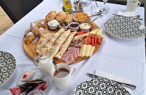 Vrlika Bed & Breakfast | Mare