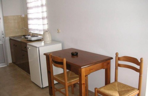 Haraki House | Maria Studios and Apartments