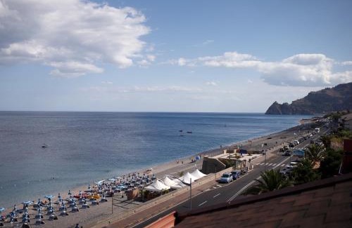 Santa Teresa di Riva Apartment | Marina di Savoca