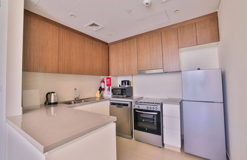 Al Qusais Apartment | Marina Views | Cosy Two Bed | JBR by Belvilla