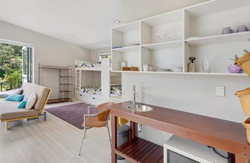 Parekura Bay House | Mariner's Lookout - Parekura Bay