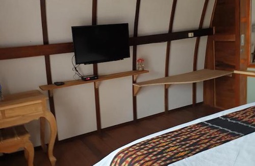 Tambolaka Hotel | Mario Hotel and Cafe