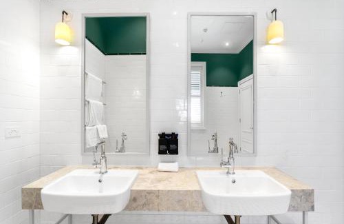 Mickleham Hotel | Marnong Estate