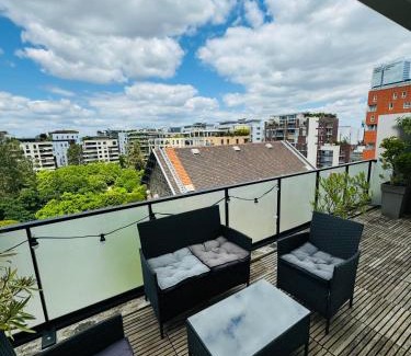 Porte d'Asnieres Apartment | Martin Luther King - Chic Private Apartment