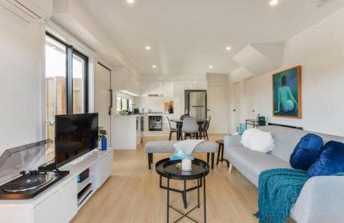 Capel Sound Apartment | Martini Manor