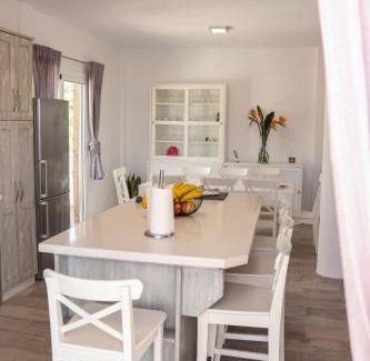 Brena Baja Apartment | Maruca (D): En familia.