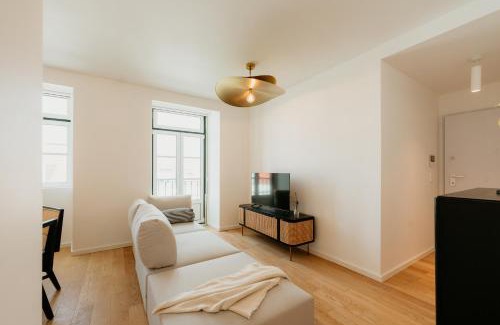 Santo Condestavel Apartment | Mary Pink - NO RC C - Amazing Two-Bedroom Apartment