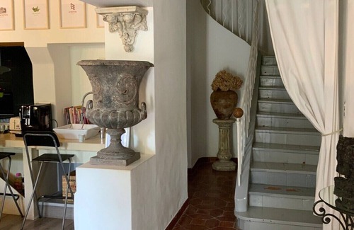 Entraigues-sur-la-Sorgue Cottage | Mas Provençal with swimming pool 15' from Avignon