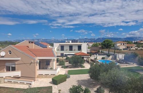 Vrsi Villa | Maslina