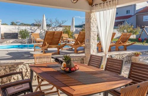 Vrsi Villa | Maslina