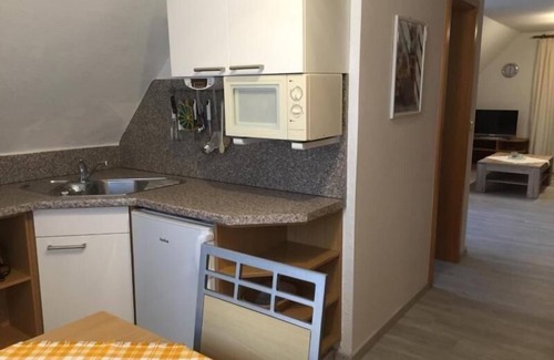 Fedderwardersiel Apartment | Mastkorb holiday flat with barbecue and garden