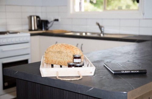 Gisborne South Cabin | Matilda Cottage Macedon Ranges quiet rural retreat