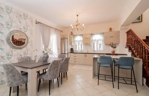 Kalpaki Apartment | Matina's Family House with your Private Jacuzzi!