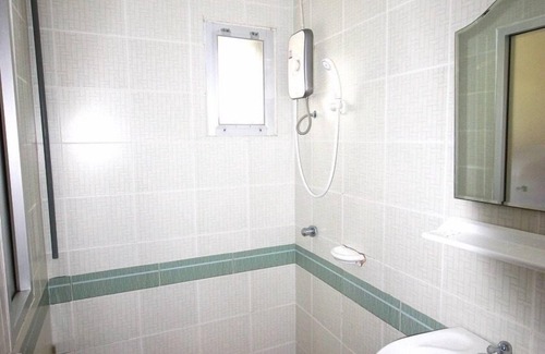 Phan Thong Hotel | Matini Amata