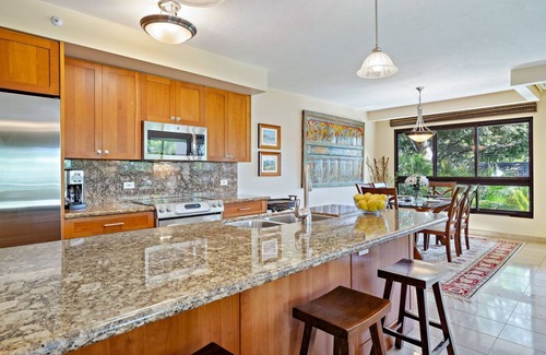 Kaanapali Condo | Maui Resort Rentals: Kaanapali Ali'i – 4 Total Bedrooms, Luxuriously Remodeled, Partial Ocean/Garden Views, Sleep up to 14!