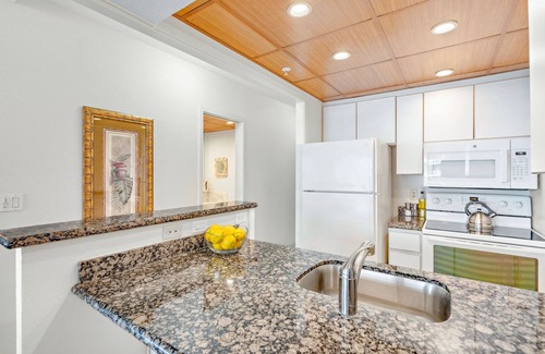 Kaanapali Condo | Maui Resort Rentals: The Whaler - 2 Total Bedrooms, Gorgeous 5th Floor Ocean, Black Rock, and West Maui Mountain Views!