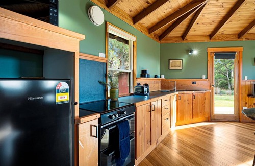 Adventure Bay Cottage | Mavista Cottage - Perfect couples escape in Adventure Bay!