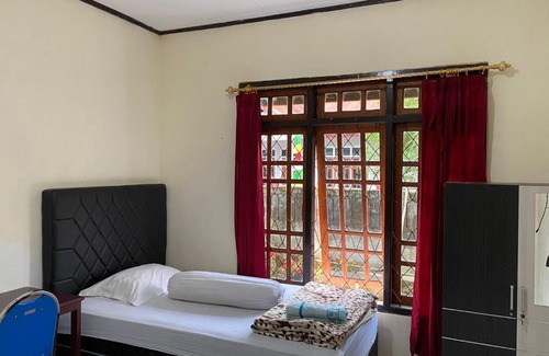 Bajawa House | Mawar Bed and Breakfast
