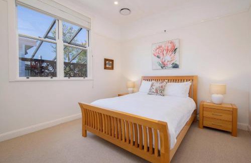 Mayfield House | Mayfield Grove Vintage Escape with Modern Comfort