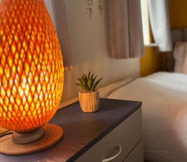 Wombwell House | Mayflower House Barnsley-Wombwell-3 Bedrooms-2 Showers-Longer Stay- Free Parking