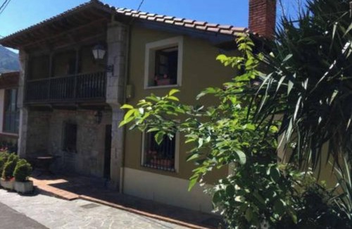 Mere House | Mayon House