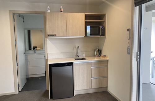 Edgeware Hotel | MCM Motel