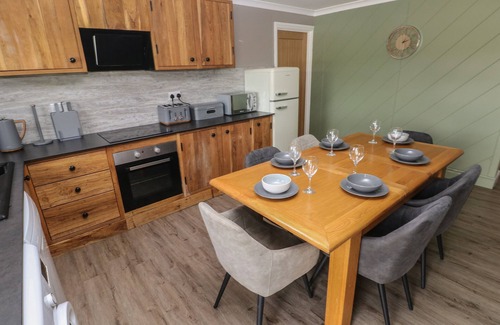 Llanybri Cottage | Meadow View