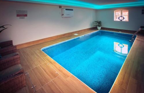 Astbury House | Meadowsweet Cottage, Drift House Holiday Cottages