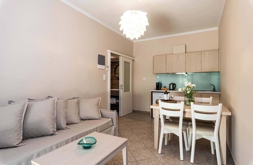 Gialos Condo | Mear Family Escape - Summer Cretan Getaway