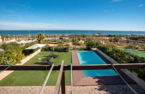 Els Arenals del Sol Villa | Mediterranean Beach