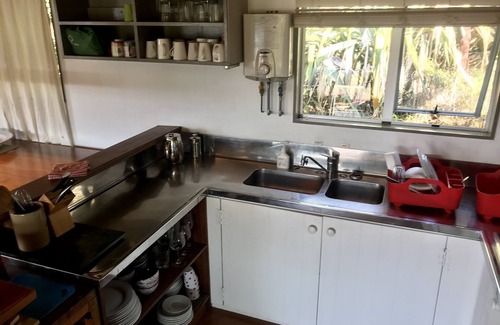 Tryphena House | Medlands Beach Bach