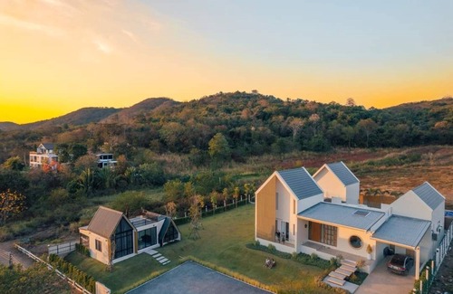 Nong Sarai Villa | Meefan private pool villa