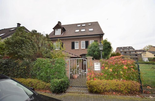 Buderich Apartment | Meerbusch Apartments - 3 Room Apartment with Balcony - 20 Min Messe DUS