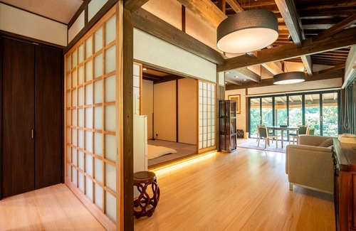 Aso House | Meihodo Bunshinkan|In the deep forest surrounded by the mountains of Aso