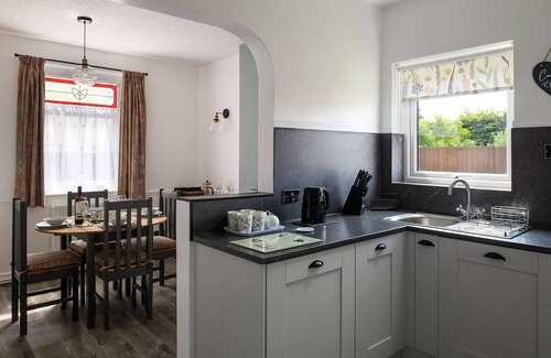 Llansanffraid Glan Conwy Cottage | Meirion Cottage - Two Bedroom Cottage, Sleeps 4