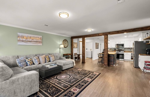 Lake Lure House | Memories on Memorial - Sleeps 6, walk to downtown, dog friendly, fire pit, covered parking