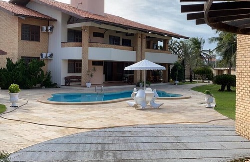Porto das Dunas House | MEMPHIS MANSION 10 SUITES 50 BEDS NEXT TO BEACH PARK