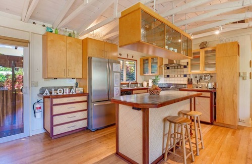 Kuau House | Menehune House, quick walk to tide pool beach