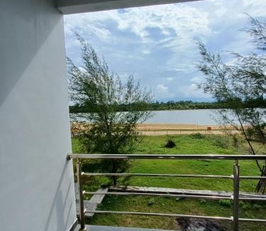 Pantai Penarik Villa | Mengkuang Villa, Penarik