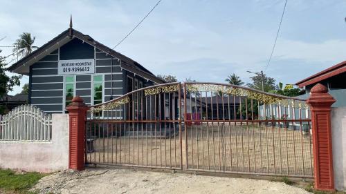 Kampung Gertak Seratus House | Mentari Homestay & Roomstay