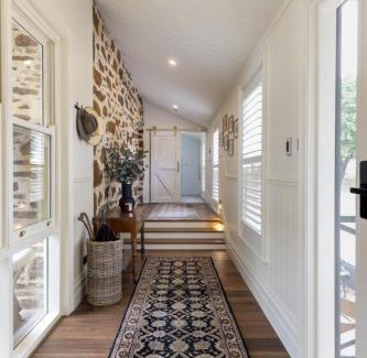 Currency Creek House | Merilli1885 - Private, Luxury Cottage