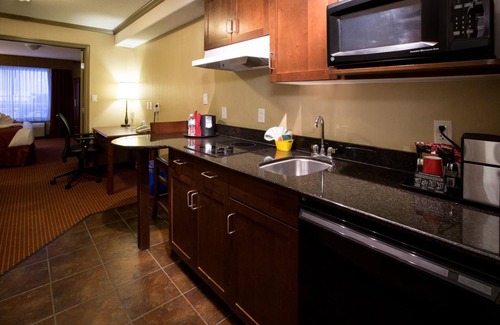 Fort McMurray Hotel | Merit Hotel & Suites