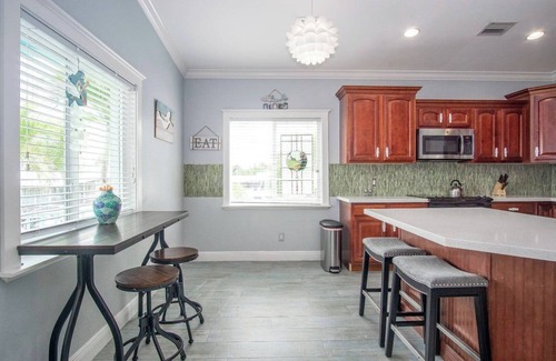 Hammer Point House | Mermaids and Manatees 3 bed 2 bath with pool 31` o