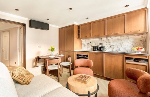 Quartier du Faubourg-Montmartre Apartment | Merveil - Luxury Suite - Louvre - Bourse I