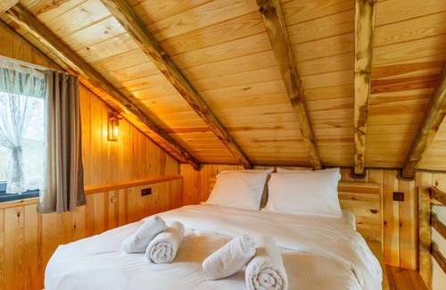 Sile Apartment | Mesmerizing Tiny House On Riverside in Agva