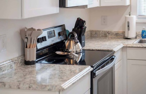 Lakeland House | Message us for Discounts! Pet & Budget Friendly