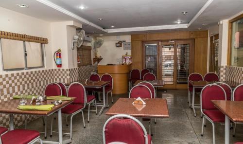 Vadapalani Hotel | Metro Park