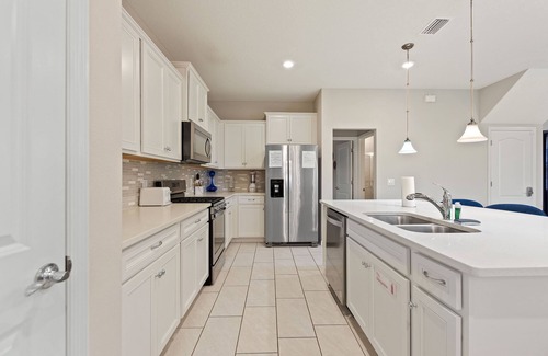Loughman House | Mickey’s Haven 5 Bdrm/4 Bath in Solterra #2355