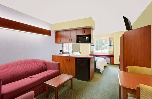 Thomasville Hotel | Microtel Inn & Suites by Wyndham Thomasville/High Point/Lexi